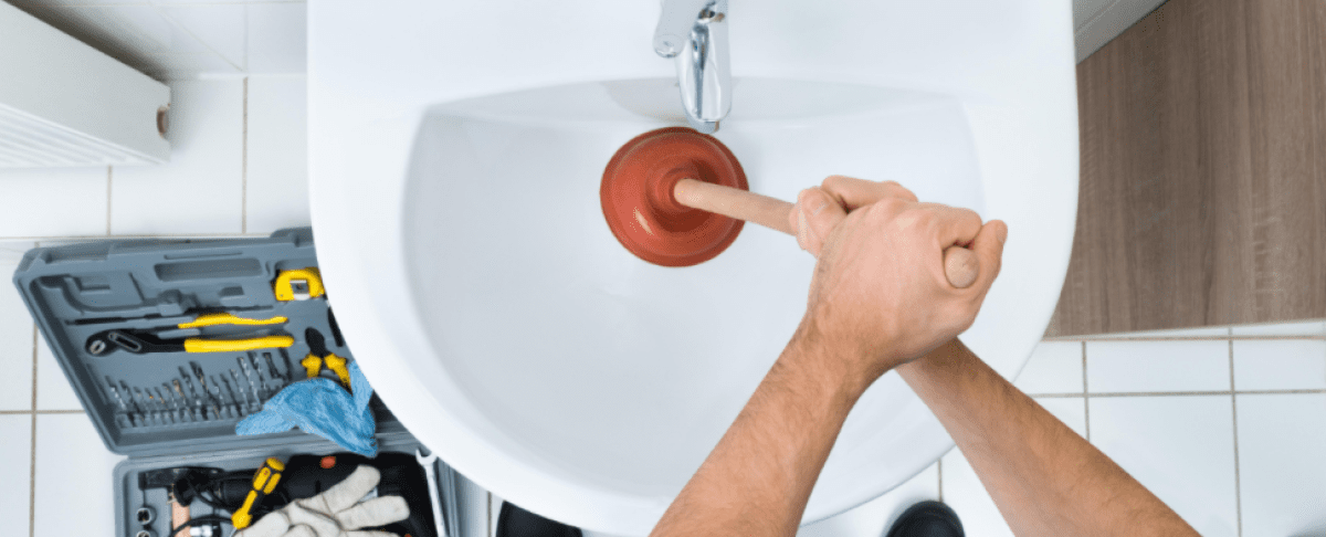 Badkamer verstopping zelf oplossen: de beste tips!