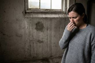 Rioollucht in de kelder? Oorzaak en oplossing